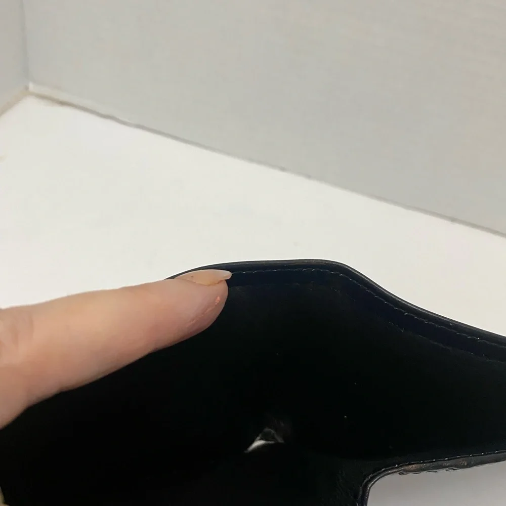 Gucci Black Smooth Leather Bi-Fold Wallet